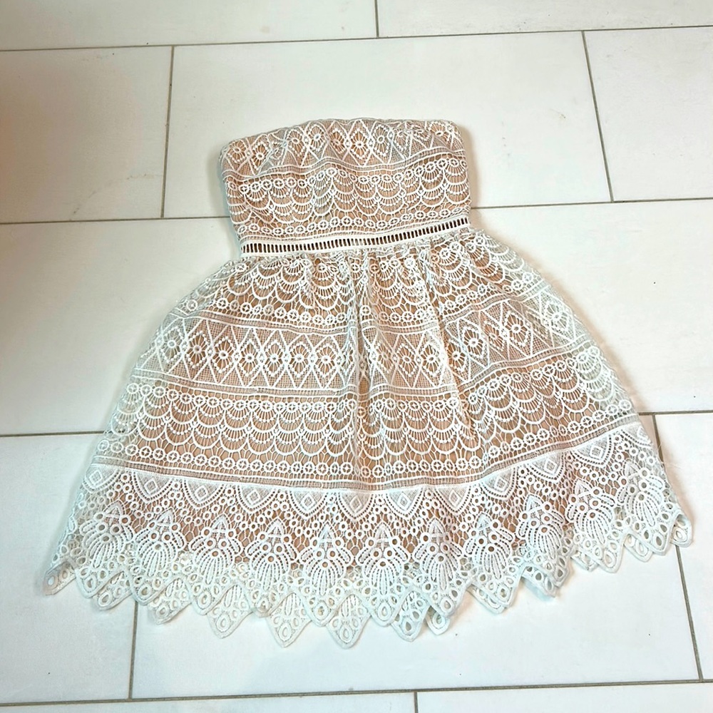 White strapless lace dress